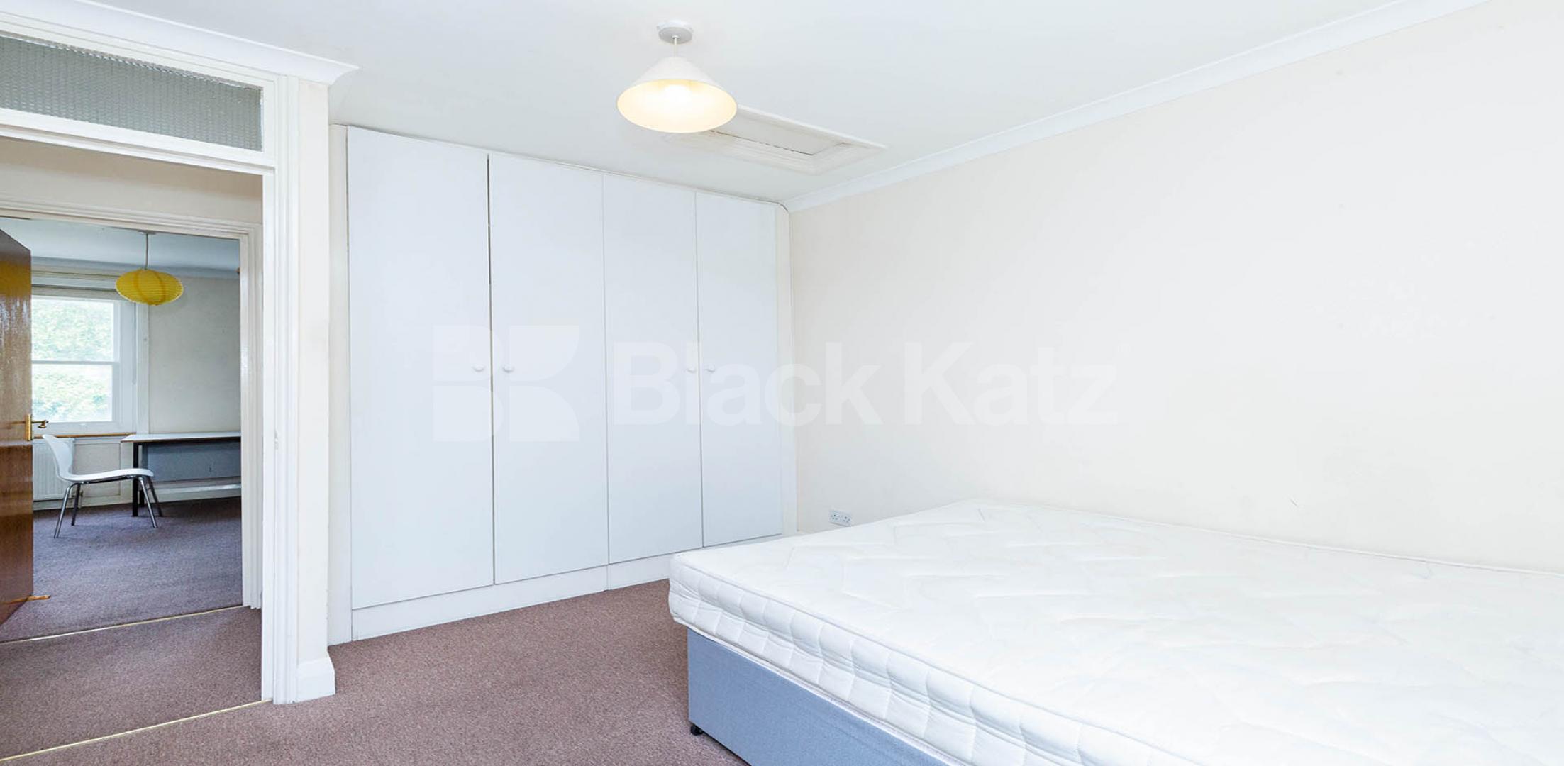 			NEWLY REFURDISHED 2/3 BED N CAMDEN!, 3 Bedroom, 1 bath, 1 reception Flat			 Royal College Street, CAMDEN